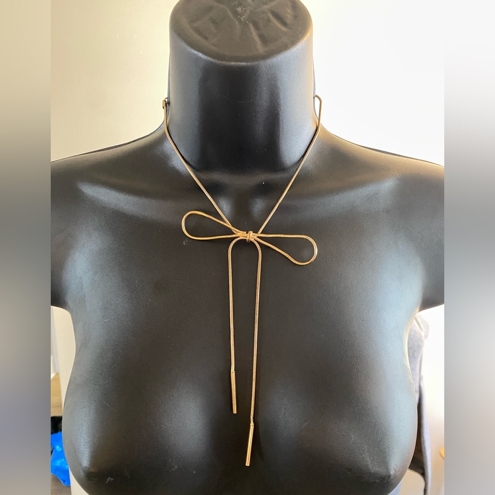 Vintage Gold Tone Lariat Necklace - Mesh Chain with Bow